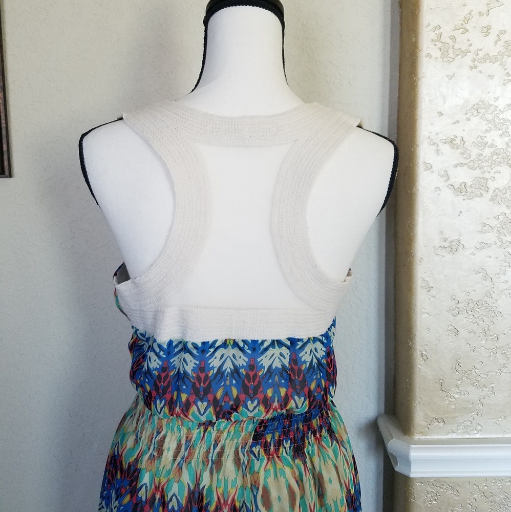 Sleevless Dress - Picture 2 of 7